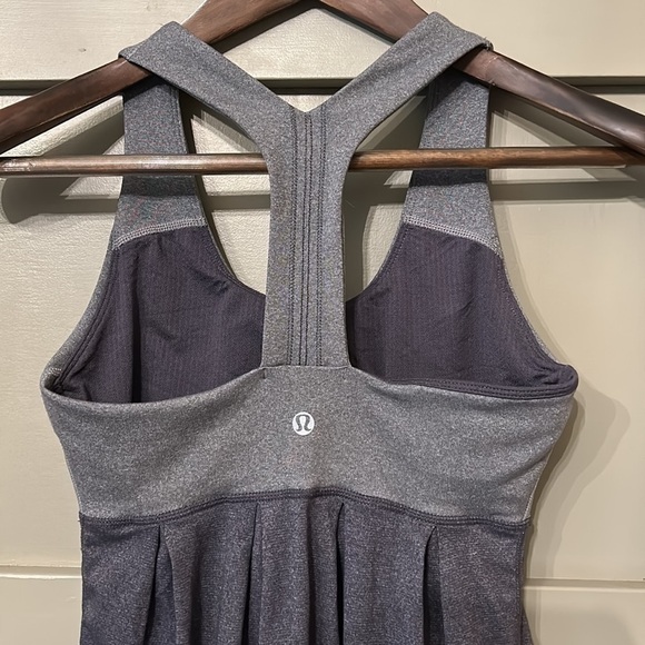 LULULEMON Power Dance Tank Yoga Top Built in Bra Gray / Dark Gray Size 4 - Picture 10 of 12